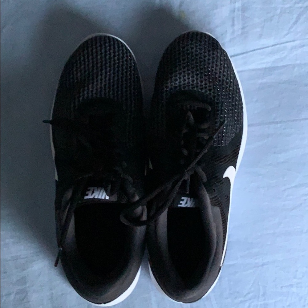 Soft Cushion Nike Tennis Shoes
